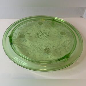 Vintage Jeanette Uranium Depression Glass Green Sunflower Footed Cake Plate 10”